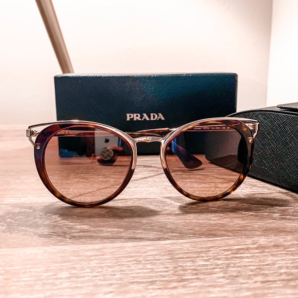 🌟 PRADA sunglasses 🌟